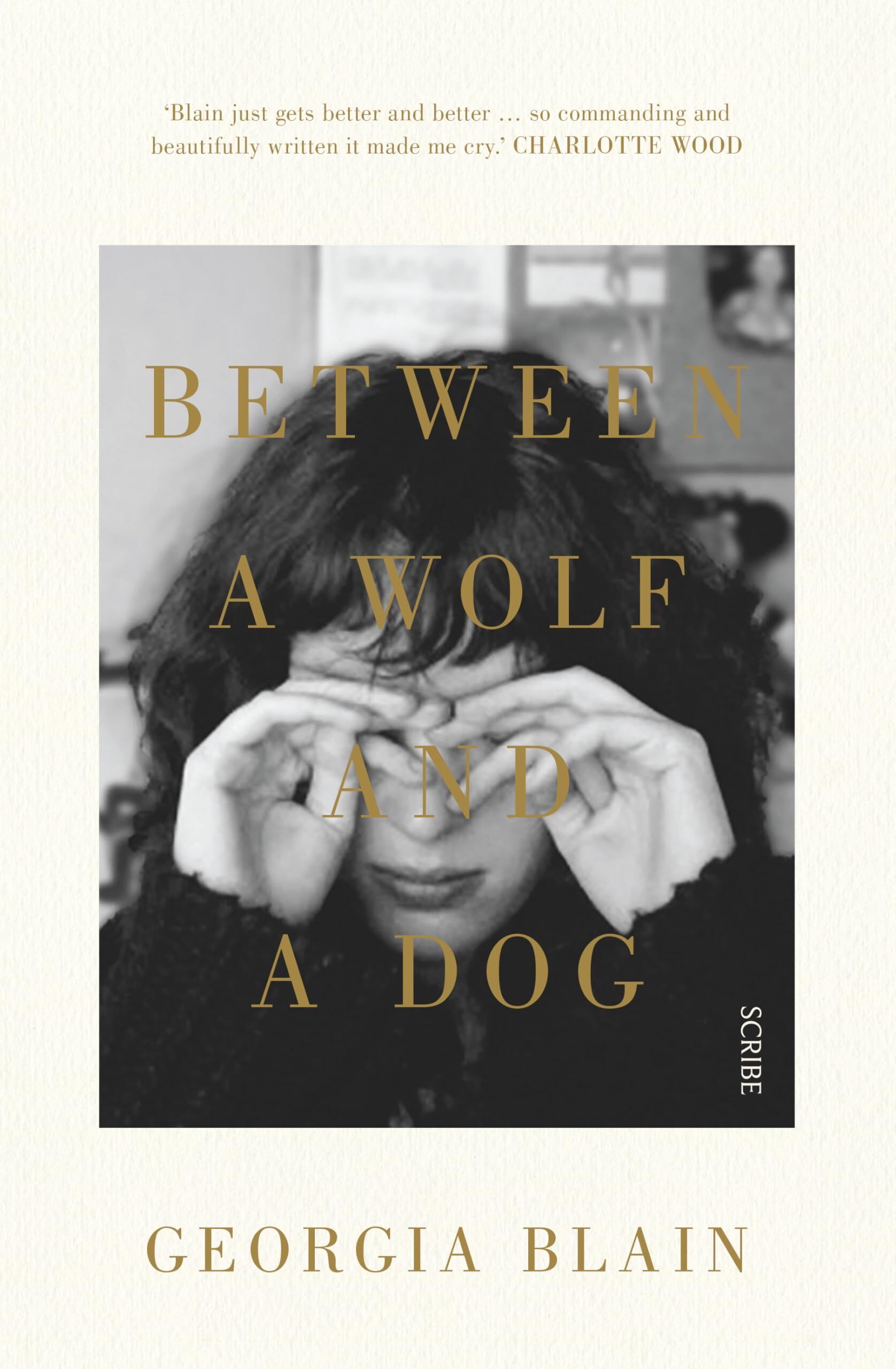 Between a Wolf and a Dog - Neuware