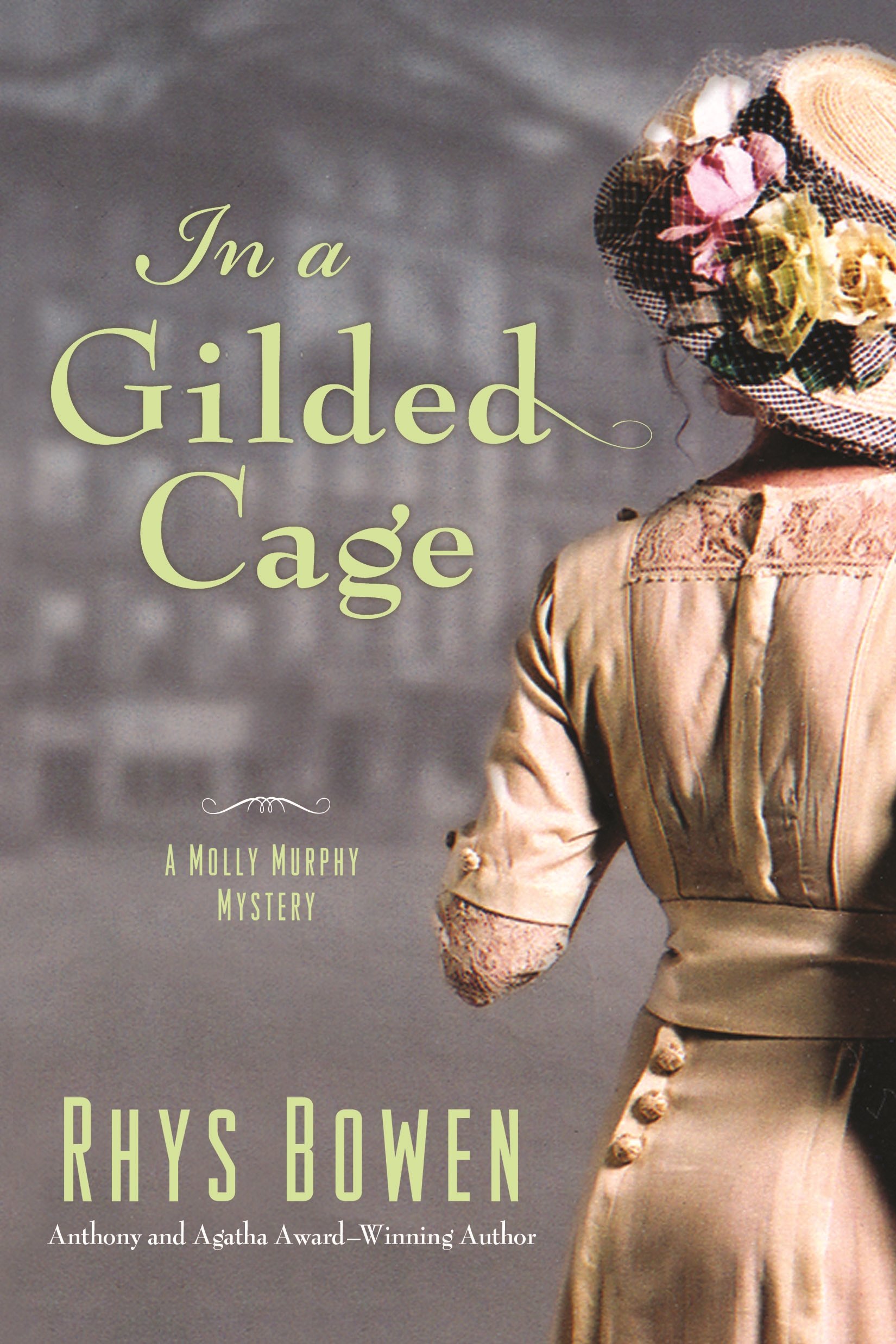 In a Gilded Cage: A Molly Murphy Mystery (Molly Murphy Mysteries)