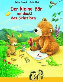 Der kleine Bär entdeckt das Schreiben