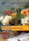 Festtagsschmuck mit Blumen