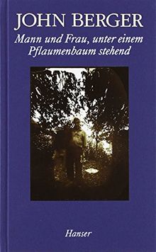 Mann und Frau, unter einem Pflaumenbaum stehend